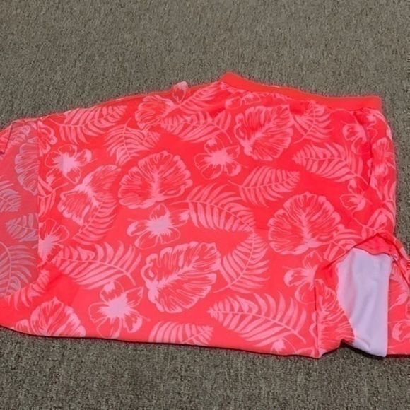 Woman’s Divided shirt sz 4 - Picture 1 of 1